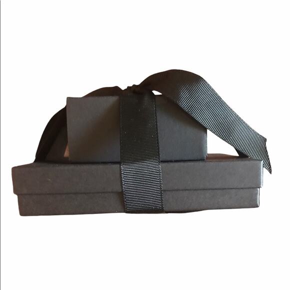 Jos. A. Bank Lemon Cufflinks & Socks Gift Set - Picture 12 of 12